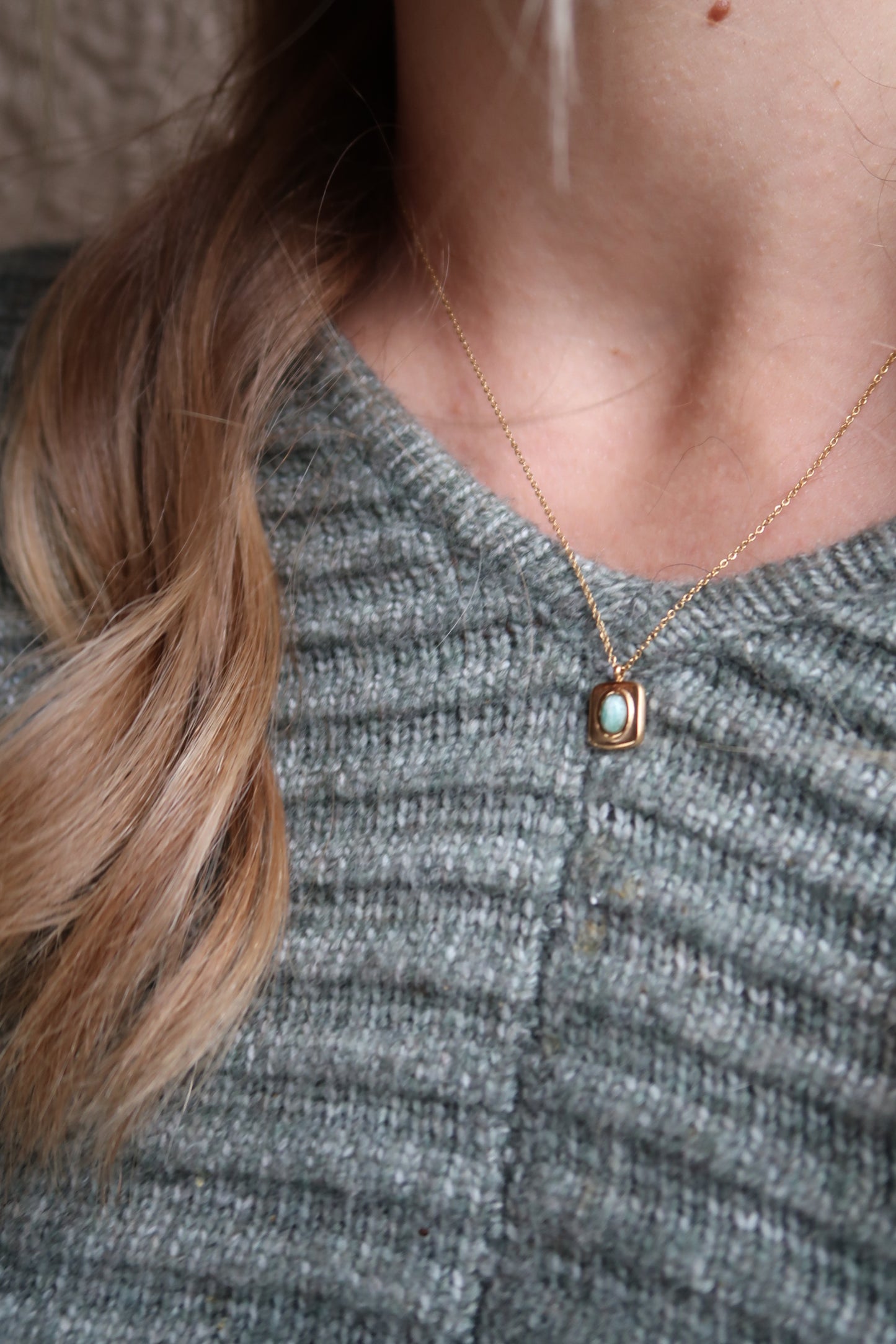 Oval Stone Pendant Necklace