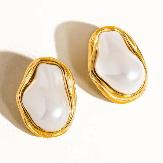 Yasmin 18K Gold Non-Tarnish Classic Pearl Round Earring