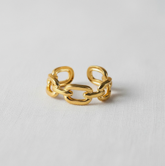 Modern Open-Design Ring with Chic Appeal