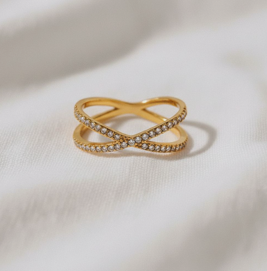 Stylish Geometric Ring with Dazzling Design